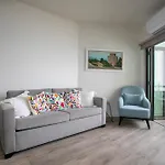 Palmove Luxurious Beachfront Apt