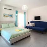Mackenzie Blu Beach Studio