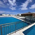 Sunny Seaside Retreat - Studio Apartment, Bahceli