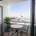Palmove Luxurious Beachfront Apt