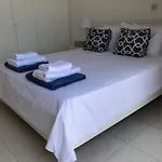 Regina Gardens - Modern 2 Bed Maisonette