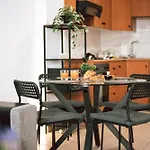 Sunrise Beach Apartments