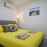Smart Apartment With Large Terrace