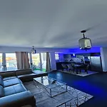 Golden Bay Deluxe Holiday Apartment