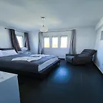 Golden Bay Deluxe Holiday Apartment