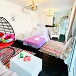 Exclusive Villa Larnaca 2 Min Beach 8 Plus Sleeps