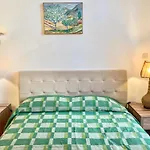 Kalavasos Square Apartments - With Pool 3 Minutes Walk
