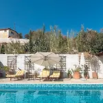 Kalavasos Square Apartments - With Pool 3 Minutes Walk