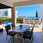 3 Zimmer, Meerblick Villa direkt in Coral Bay