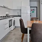 Ground Floor Apartments In Caesar Resort & Spa, Long Beach