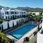 Elegance C8 Rooftop Apartment Spa&Gym Mountain&Seeview