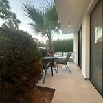 Royal Sunset Studios & Apartments
