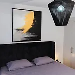 Mykonos Homes - Stilvolles Apartment Mit Eigenem Jaccuzzi