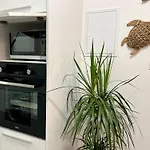 Fatcow Beach Apartment