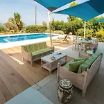 Beautiful Home In Argaka With Kitchen