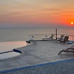The Rocas Hotel