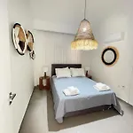 Nicholas Seaview Apartments
