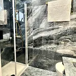 The Ocean - Luxury Apartment At The Harbor