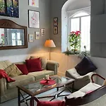 Teacher\'S House