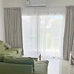 Quitet Two Bedroom Apartment With Private Garden Lukomorye D2
