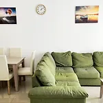 Quitet Two Bedroom Apartment With Private Garden Lukomorye D2