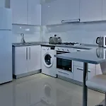 Modern One Bedroom Apartment In Caesar Resort & Spa, Long Beach