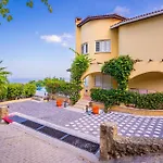4-Bedroom Villa With Amazing Views
