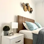 Long Beach Studio With Sea View