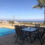 Villa Green Palace, Private Pool, Sea Mountain Views , Spacious Beautiful