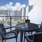 Amelius Pool Apartments In Caesar Resort Spa, Long Beach