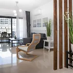 Amelius Pool Apartments In Caesar Resort Spa, Long Beach