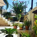 Niki\'S House
