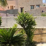 Niki\'S House