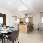 Villa Alyson