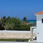 Jomavi Beach Eco-Villa