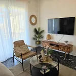 Newly Renovated 2 Bedroom Apartment With Pool & Seaview