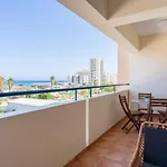 Bayview 2-Br Apartment W Terrace In Larnaca