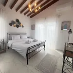 Newly Renovated 2 Bedroom Apartment With Pool & Seaview