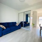 Seaview And Mountainview Studio