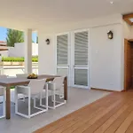 Seaview Luxury Villa Jacuzzi & Pool! 2 Min Beach