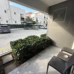 Lux Courtyard Studio