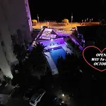 Lazuli Beach & Pool Apartment 501