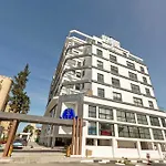 Luxury 2-Bed Apt In Central Kyrenia With Shared Pool