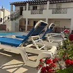 Bright Studio, Sea View, Pool Access And Free Parking