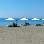Athenaeum Beachside Apt By Trulycyprus