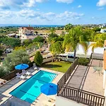 Villa Sunlove