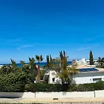 Villa Strelitzia