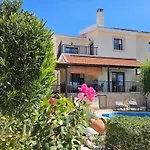 Ithaki House