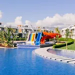 Four Seasons 2 Lofts By The Sea, Bogaz, Iskele