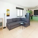 Sea View Apt*Spacious Balcony*200M To The Beach